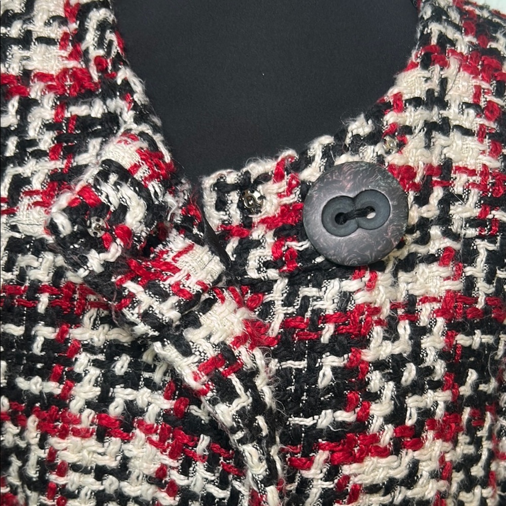 W.D.N.Y Elegant Black and Red Tweed Cape - Picture 12 of 14